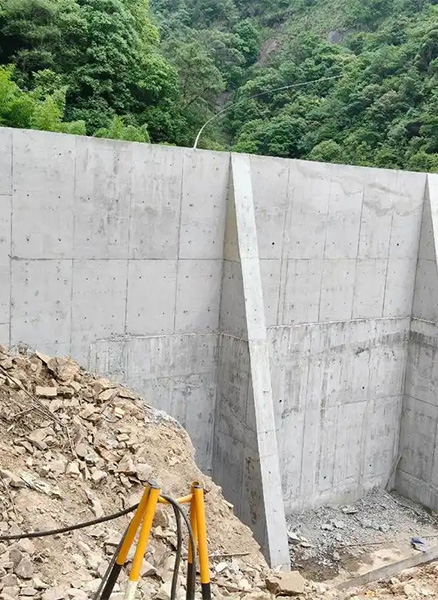 聊城冠县重力式挡土墙